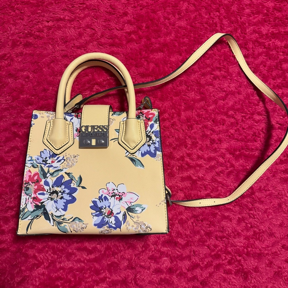 🌸 NWOT GUESS Floral Crossbody Purse Pastel Spring Summer Handbag Gift 🌸